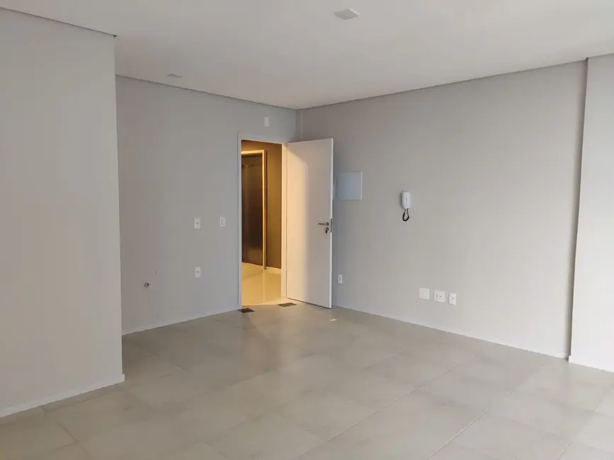 Foto 4 de Sala Comercial à venda, 28m2 em Passa Vinte, Palhoca - SC