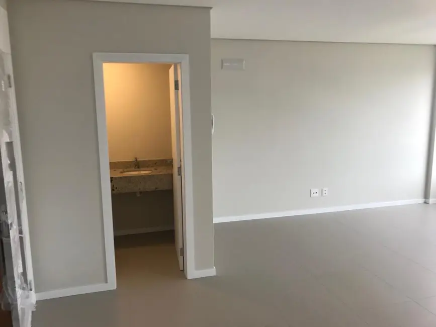 Foto 4 de Sala Comercial à venda, 30m2 em Campinas, Sao Jose - SC