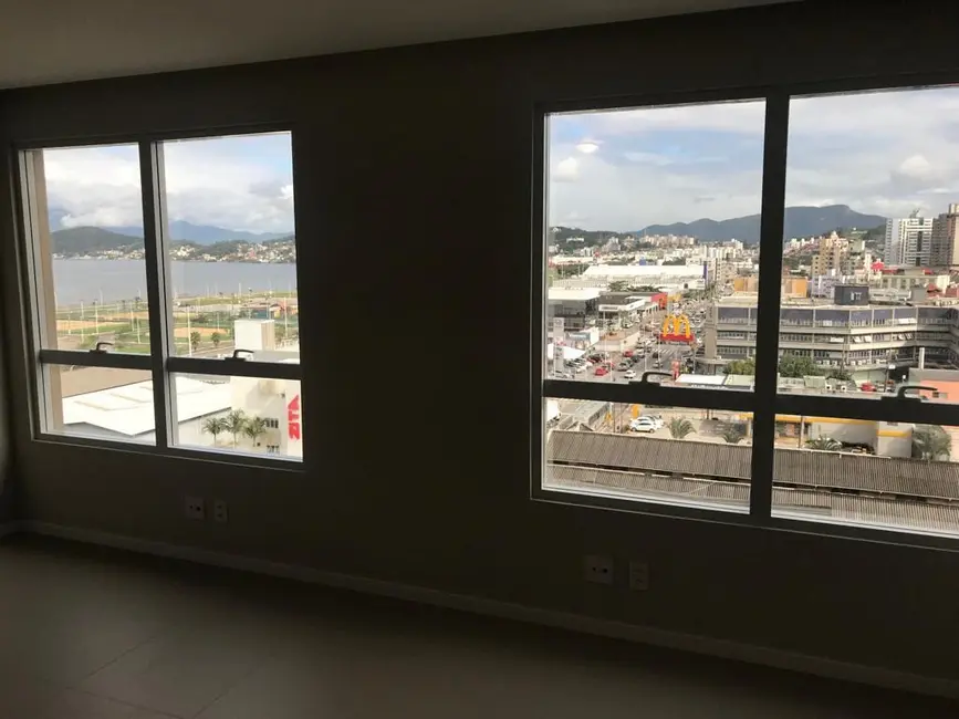 Foto 3 de Sala Comercial à venda, 30m2 em Campinas, Sao Jose - SC