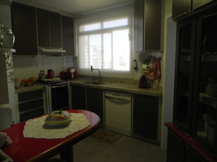 Apartamento com 4 quartos à venda, 156m2 em Centro, Florianopolis - SC - imagem 9 Foto 9 de Apartamento com 4 quartos à venda, 156m2 em Centro, Florianopolis - SC