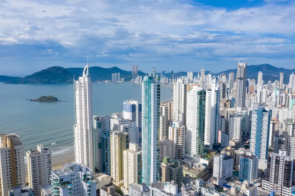 Foto 1 de Apartamento com 4 quartos à venda, 140m2 em Centro, Balneario Camboriu - SC
