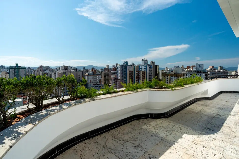 Apartamento com 4 quartos à venda, 409m2 em Centro, Florianopolis - SC - imagem 3 Foto 3 de Apartamento com 4 quartos à venda, 409m2 em Centro, Florianopolis - SC