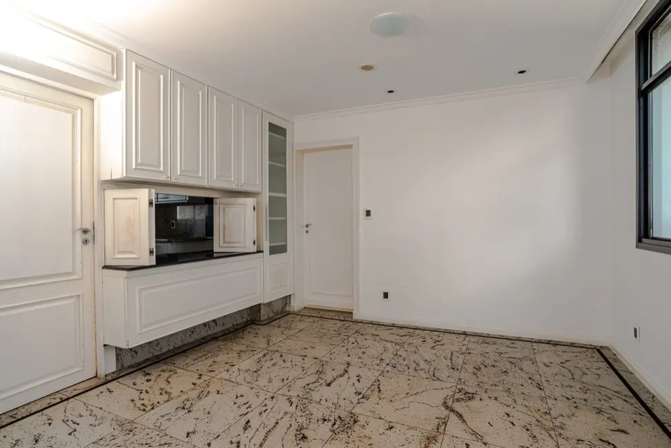 Apartamento com 4 quartos à venda, 409m2 em Centro, Florianopolis - SC - imagem 9 Foto 9 de Apartamento com 4 quartos à venda, 409m2 em Centro, Florianopolis - SC