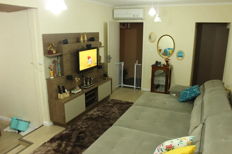 Casa com 3 quartos à venda, 190m2 em Estreito, Florianopolis - SC - imagem 5 Foto 5 de Casa com 3 quartos à venda, 190m2 em Estreito, Florianopolis - SC