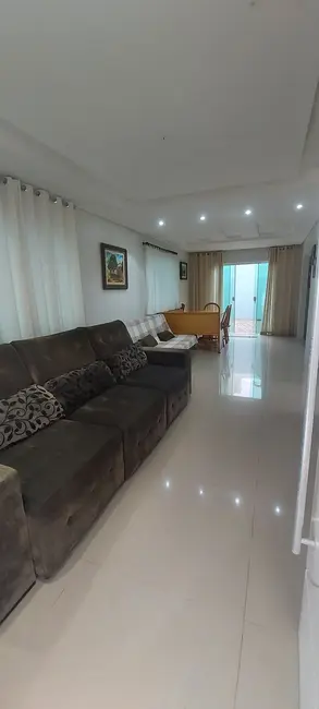 Casa com 3 quartos à venda, 180m2 em Florianopolis - SC - imagem 4 Foto 4 de Casa com 3 quartos à venda, 180m2 em Florianopolis - SC