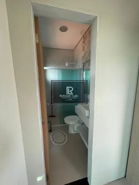 Casa com 3 quartos para alugar, 100m2 em Florianopolis - SC - imagem 4 Foto 4 de Casa com 3 quartos para alugar, 100m2 em Florianopolis - SC