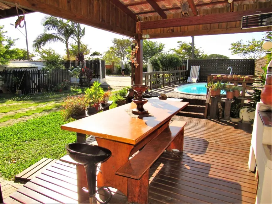 Casa com 5 quartos à venda, 230m2 em São João do Rio Vermelho, Florianopolis - SC - imagem 4 Foto 4 de Casa com 5 quartos à venda, 230m2 em São João do Rio Vermelho, Florianopolis - SC