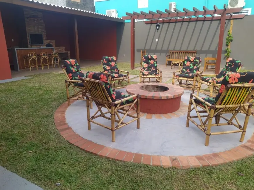 Casa com 4 quartos à venda, 150m2 em Florianopolis - SC - imagem 4 Foto 4 de Casa com 4 quartos à venda, 150m2 em Florianopolis - SC