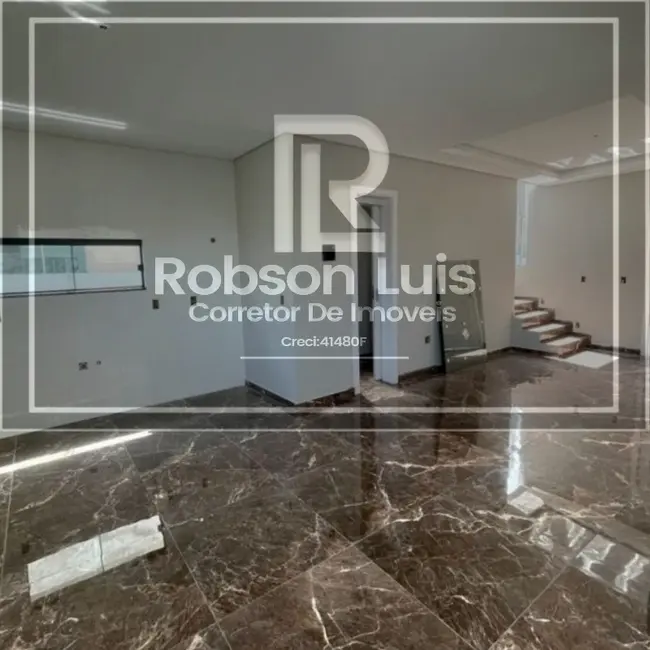 Casa com 3 quartos à venda, 123m2 em Florianopolis - SC - imagem 3 Foto 3 de Casa com 3 quartos à venda, 123m2 em Florianopolis - SC