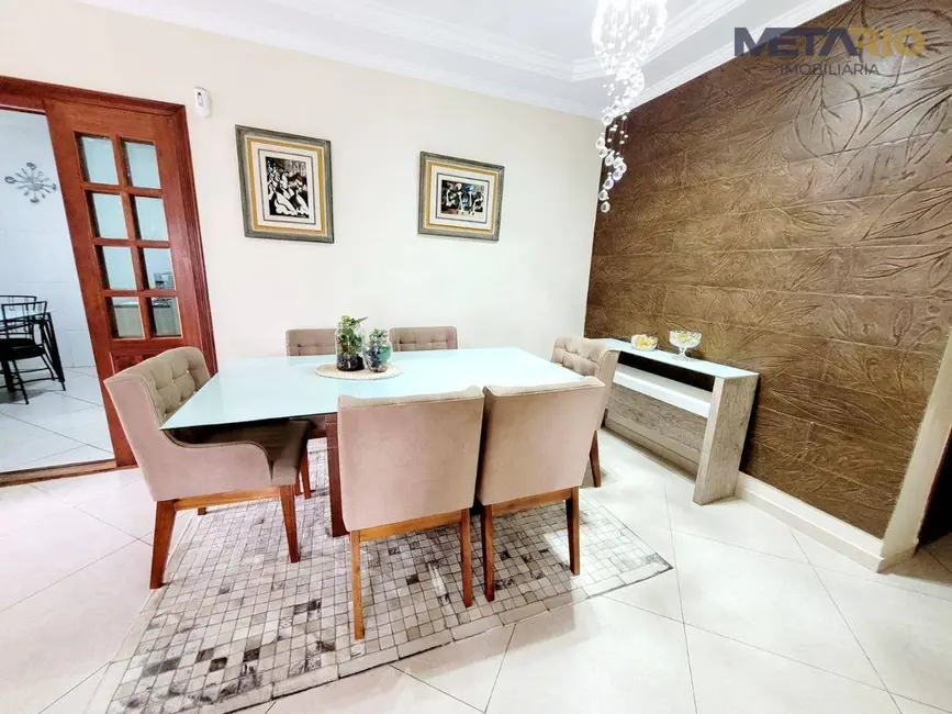 Casa de Condomínio com 3 quartos à venda, 362m2 em Vila Valqueire, Rio De Janeiro - RJ - imagem 4 Foto 4 de Casa de Condomínio com 3 quartos à venda, 362m2 em Vila Valqueire, Rio De Janeiro - RJ