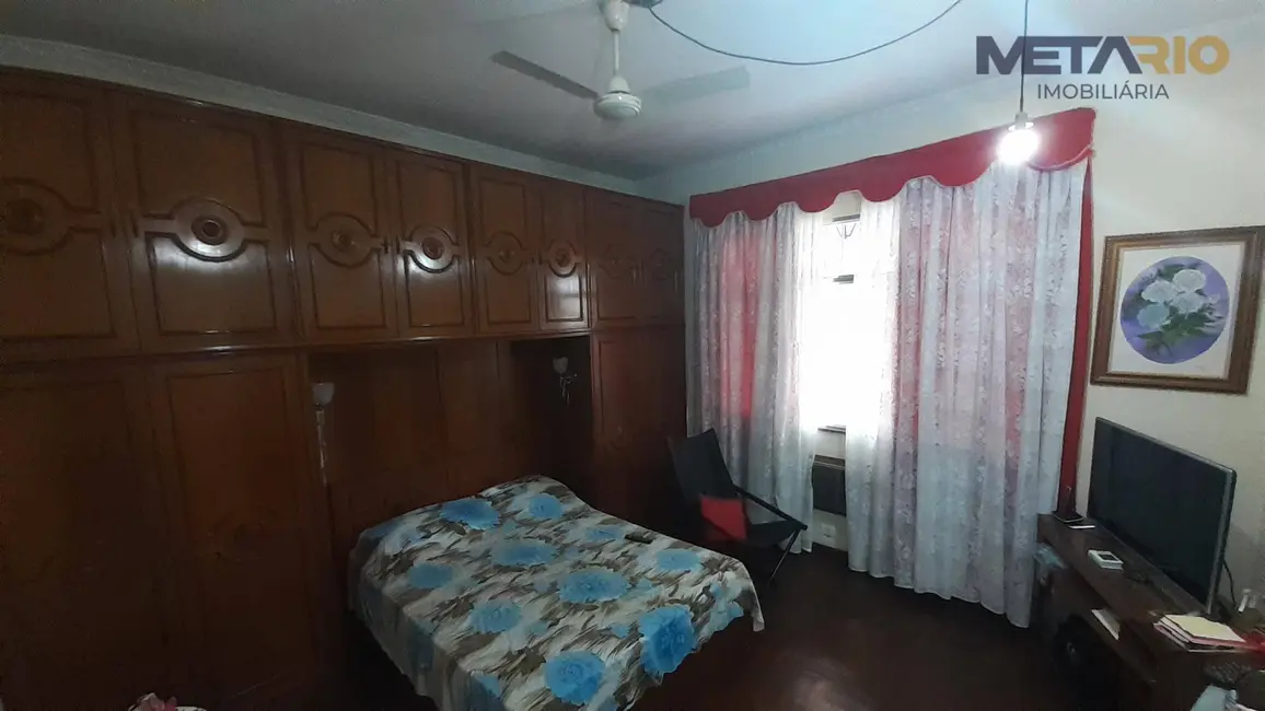 Casa com 3 quartos à venda, 624m2 em Vila Valqueire, Rio De Janeiro - RJ - imagem 5 Foto 5 de Casa com 3 quartos à venda, 624m2 em Vila Valqueire, Rio De Janeiro - RJ