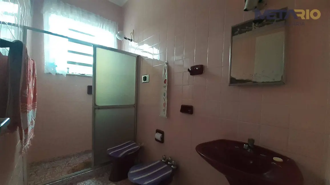 Casa com 3 quartos à venda, 624m2 em Vila Valqueire, Rio De Janeiro - RJ - imagem 9 Foto 9 de Casa com 3 quartos à venda, 624m2 em Vila Valqueire, Rio De Janeiro - RJ