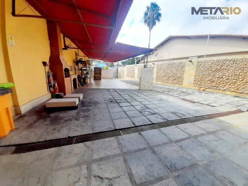 Armazém / Galpão à venda e para alugar, 700m2 em Bento Ribeiro, Rio De Janeiro - RJ - imagem 4 Foto 4 de Armazém / Galpão à venda e para alugar, 700m2 em Bento Ribeiro, Rio De Janeiro - RJ