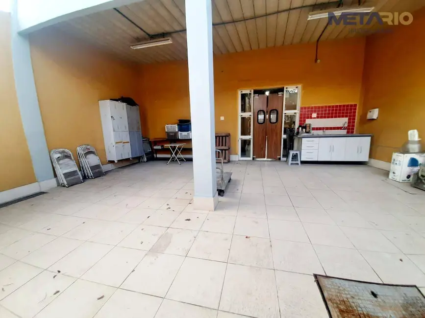 Armazém / Galpão à venda e para alugar, 700m2 em Bento Ribeiro, Rio De Janeiro - RJ - imagem 7 Foto 7 de Armazém / Galpão à venda e para alugar, 700m2 em Bento Ribeiro, Rio De Janeiro - RJ