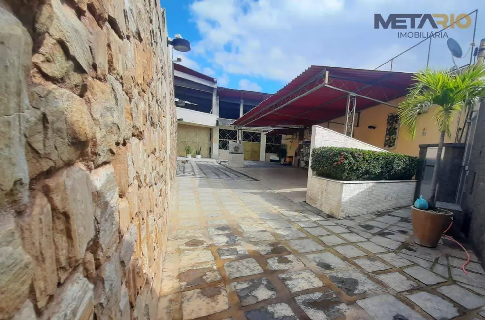 Armazém / Galpão à venda e para alugar, 700m2 em Bento Ribeiro, Rio De Janeiro - RJ - imagem 5 Foto 5 de Armazém / Galpão à venda e para alugar, 700m2 em Bento Ribeiro, Rio De Janeiro - RJ