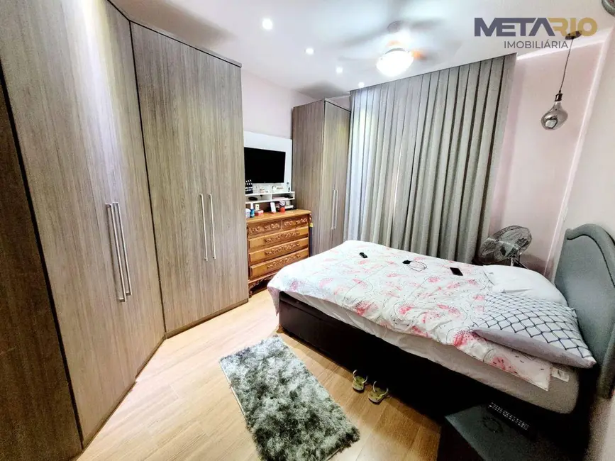 Casa com 4 quartos à venda, 360m2 em Vila Valqueire, Rio De Janeiro - RJ - imagem 8 Foto 8 de Casa com 4 quartos à venda, 360m2 em Vila Valqueire, Rio De Janeiro - RJ