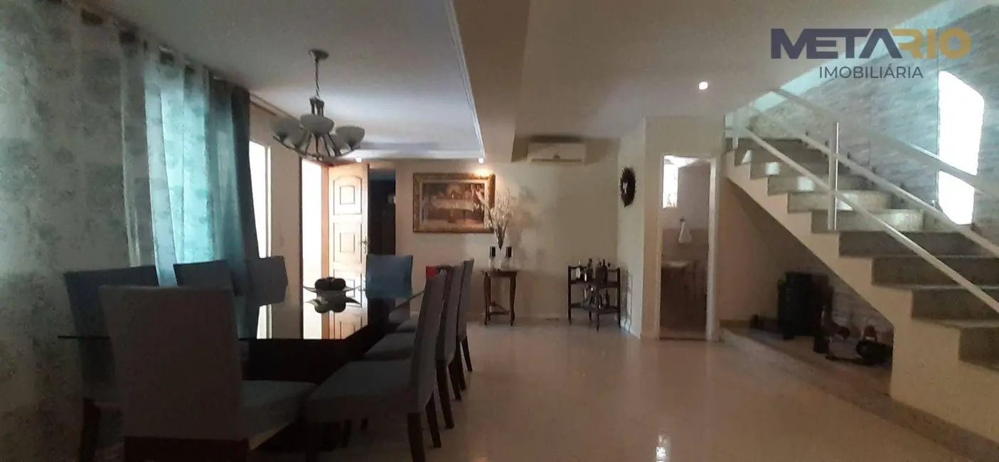 Casa de Condomínio com 3 quartos à venda, 197m2 em Vila Valqueire, Rio De Janeiro - RJ - imagem 4 Foto 4 de Casa de Condomínio com 3 quartos à venda, 197m2 em Vila Valqueire, Rio De Janeiro - RJ