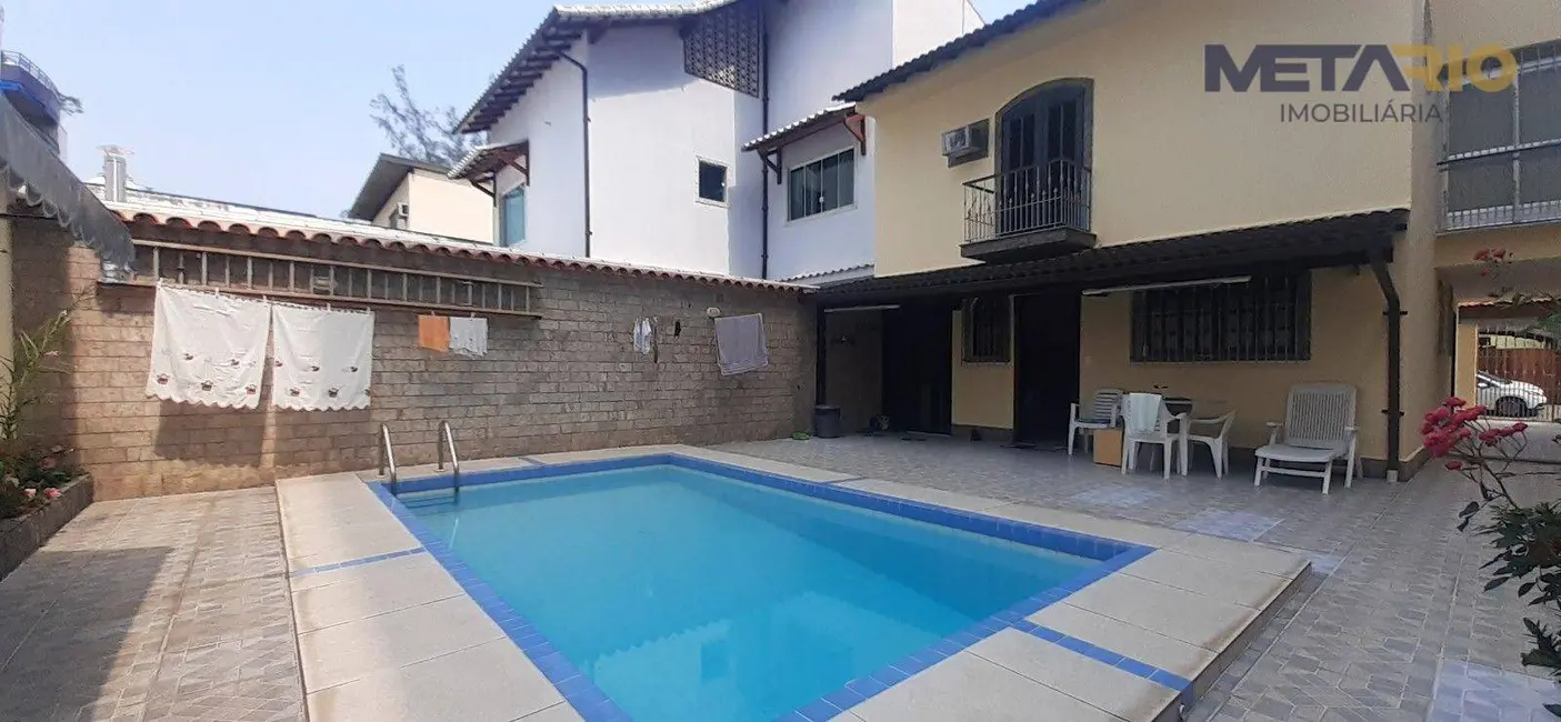Foto 1 de Casa de Condomínio com 3 quartos à venda, 250m2 em Vila Valqueire, Rio De Janeiro - RJ