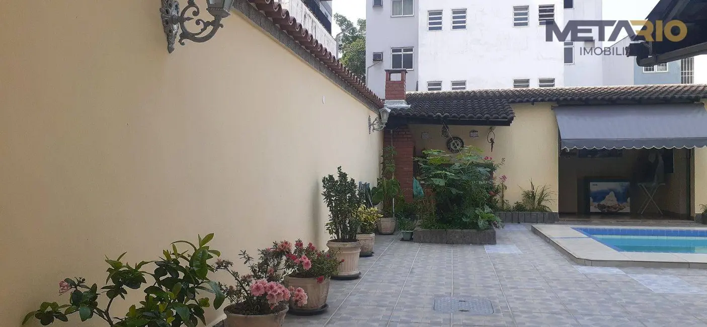 Casa de Condomínio com 3 quartos à venda, 250m2 em Vila Valqueire, Rio De Janeiro - RJ - imagem 5 Foto 5 de Casa de Condomínio com 3 quartos à venda, 250m2 em Vila Valqueire, Rio De Janeiro - RJ