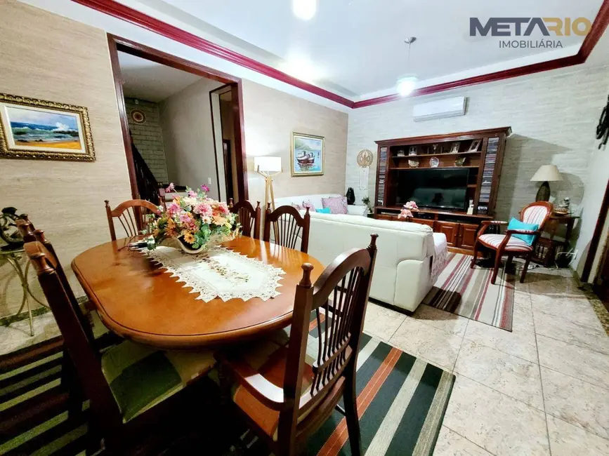 Casa de Condomínio com 4 quartos à venda, 480m2 em Vila Valqueire, Rio De Janeiro - RJ - imagem 3 Foto 3 de Casa de Condomínio com 4 quartos à venda, 480m2 em Vila Valqueire, Rio De Janeiro - RJ