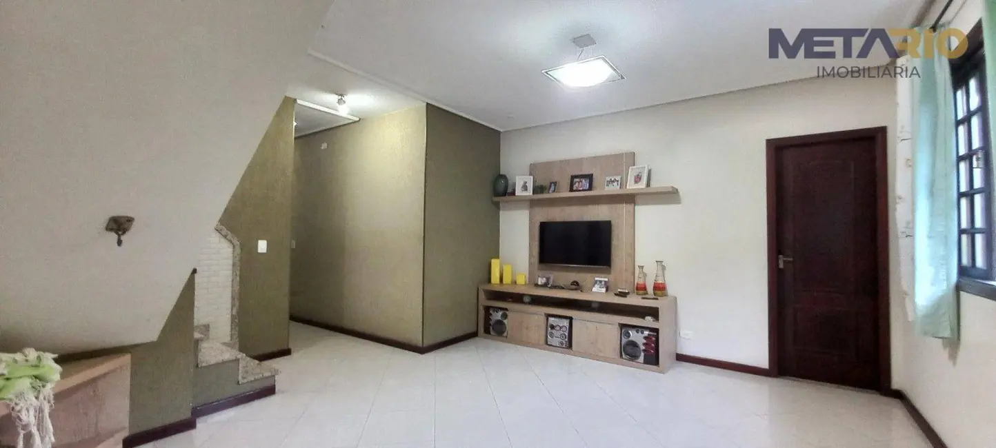 Casa de Condomínio com 4 quartos à venda, 300m2 em Jardim Sulacap, Rio De Janeiro - RJ - imagem 2 Foto 2 de Casa de Condomínio com 4 quartos à venda, 300m2 em Jardim Sulacap, Rio De Janeiro - RJ