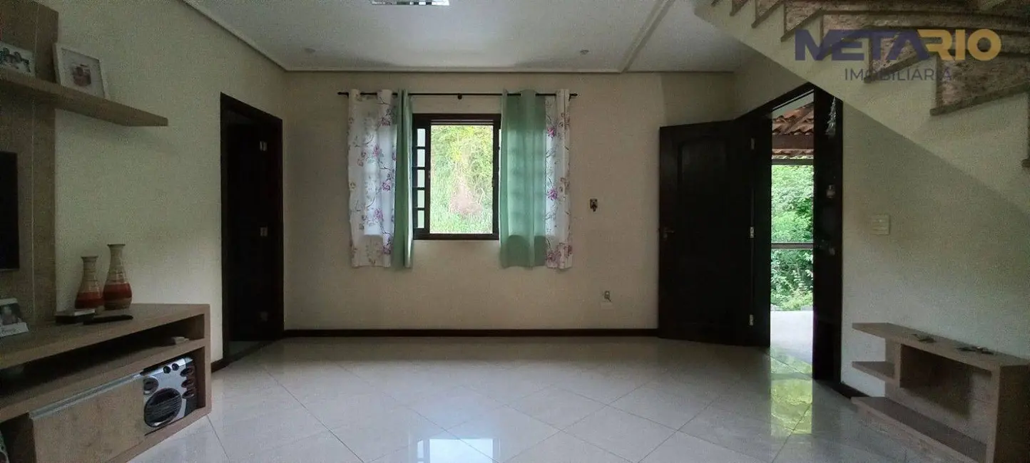 Casa de Condomínio com 4 quartos à venda, 300m2 em Jardim Sulacap, Rio De Janeiro - RJ - imagem 4 Foto 4 de Casa de Condomínio com 4 quartos à venda, 300m2 em Jardim Sulacap, Rio De Janeiro - RJ