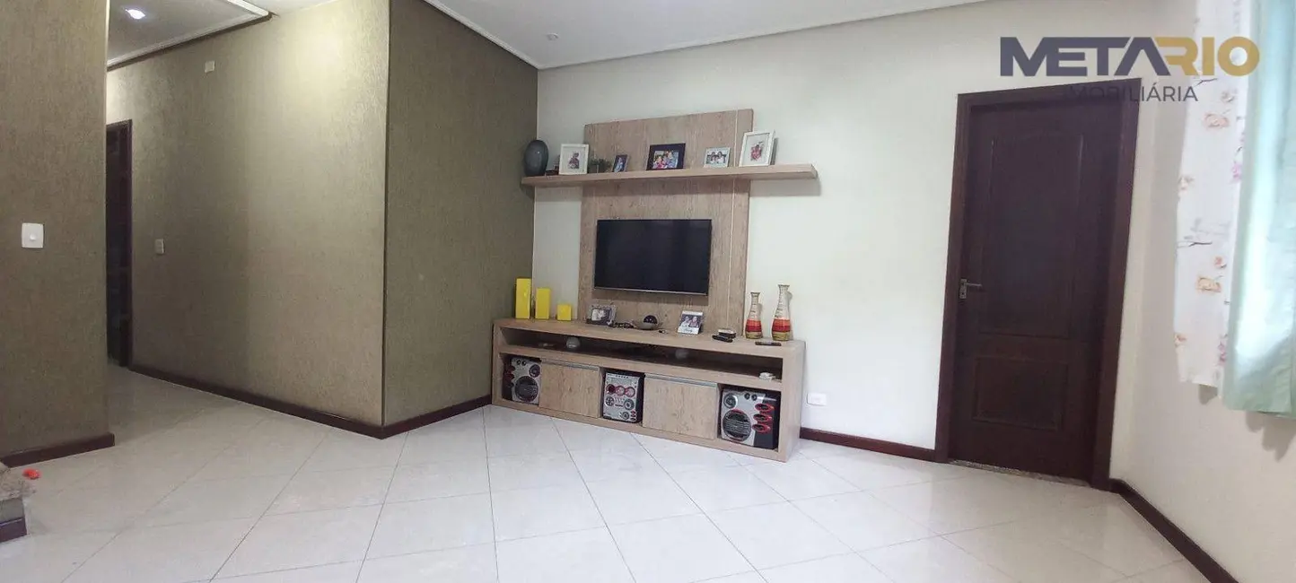 Casa de Condomínio com 4 quartos à venda, 300m2 em Jardim Sulacap, Rio De Janeiro - RJ - imagem 8 Foto 8 de Casa de Condomínio com 4 quartos à venda, 300m2 em Jardim Sulacap, Rio De Janeiro - RJ