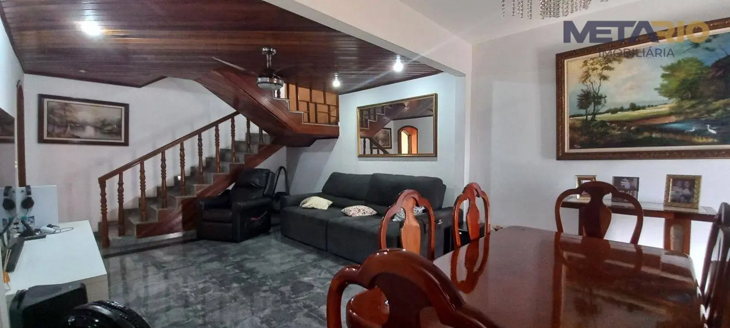 Casa de Condomínio com 4 quartos à venda, 350m2 em Vila Valqueire, Rio De Janeiro - RJ - imagem 5 Foto 5 de Casa de Condomínio com 4 quartos à venda, 350m2 em Vila Valqueire, Rio De Janeiro - RJ