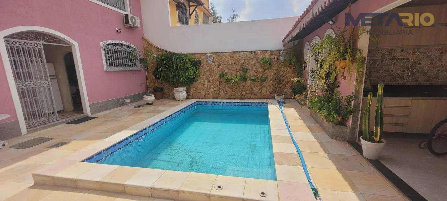 Casa de Condomínio com 4 quartos à venda, 250m2 em Vila Valqueire, Rio De Janeiro - RJ - imagem 4 Foto 4 de Casa de Condomínio com 4 quartos à venda, 250m2 em Vila Valqueire, Rio De Janeiro - RJ