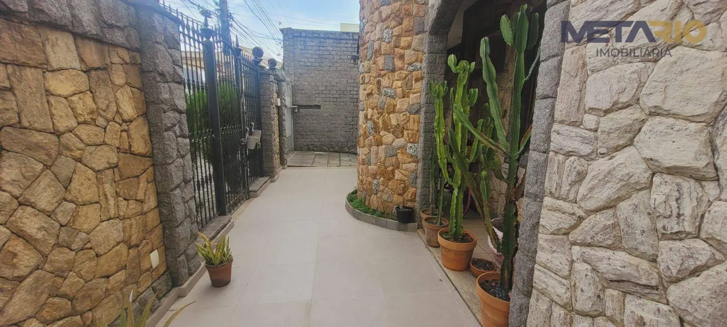 Casa de Condomínio com 3 quartos à venda, 360m2 em Vila Valqueire, Rio De Janeiro - RJ - imagem 3 Foto 3 de Casa de Condomínio com 3 quartos à venda, 360m2 em Vila Valqueire, Rio De Janeiro - RJ