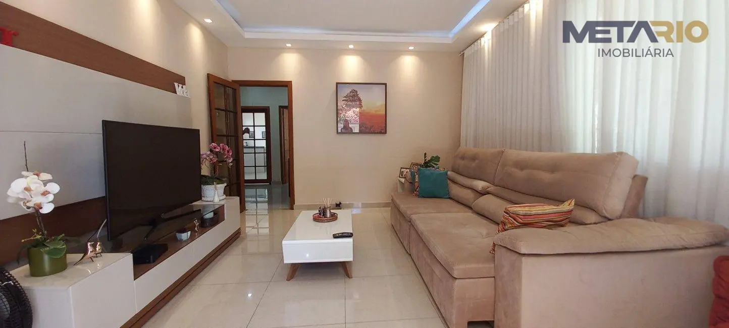 Casa de Condomínio com 3 quartos à venda, 360m2 em Vila Valqueire, Rio De Janeiro - RJ - imagem 3 Foto 3 de Casa de Condomínio com 3 quartos à venda, 360m2 em Vila Valqueire, Rio De Janeiro - RJ