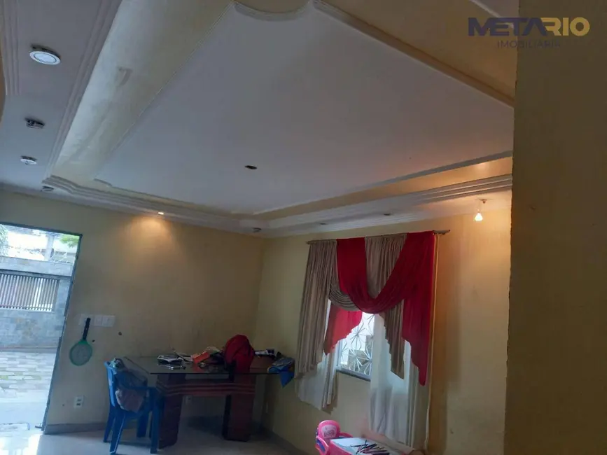 Foto 2 de Casa com 2 quartos à venda, 280m2 em Bento Ribeiro, Rio De Janeiro - RJ