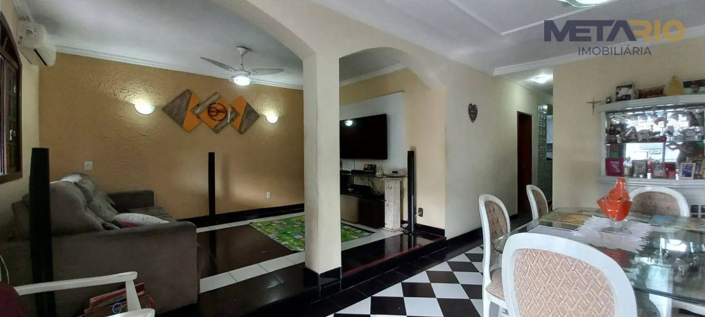 Casa com 3 quartos à venda, 365m2 em Vila Valqueire, Rio De Janeiro - RJ - imagem 8 Foto 8 de Casa com 3 quartos à venda, 365m2 em Vila Valqueire, Rio De Janeiro - RJ