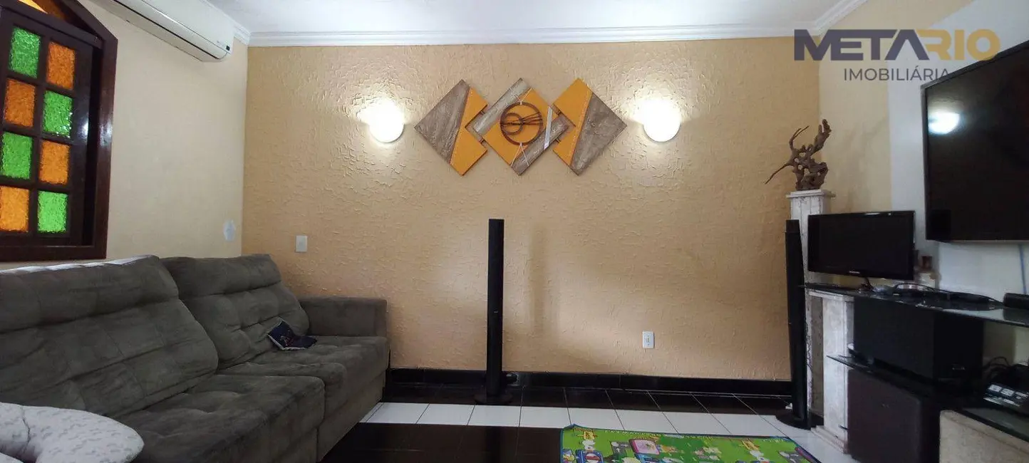 Casa com 3 quartos à venda, 365m2 em Vila Valqueire, Rio De Janeiro - RJ - imagem 5 Foto 5 de Casa com 3 quartos à venda, 365m2 em Vila Valqueire, Rio De Janeiro - RJ