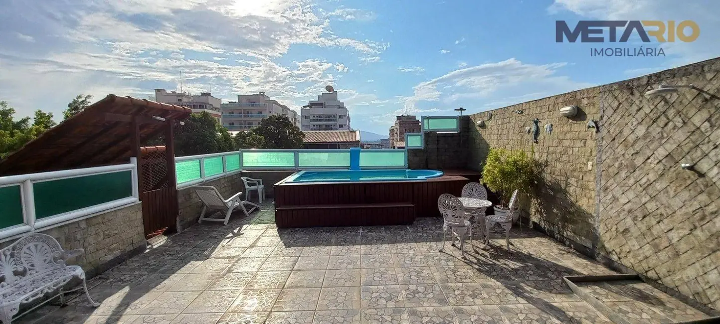 Casa com 3 quartos à venda, 365m2 em Vila Valqueire, Rio De Janeiro - RJ - imagem 4 Foto 4 de Casa com 3 quartos à venda, 365m2 em Vila Valqueire, Rio De Janeiro - RJ