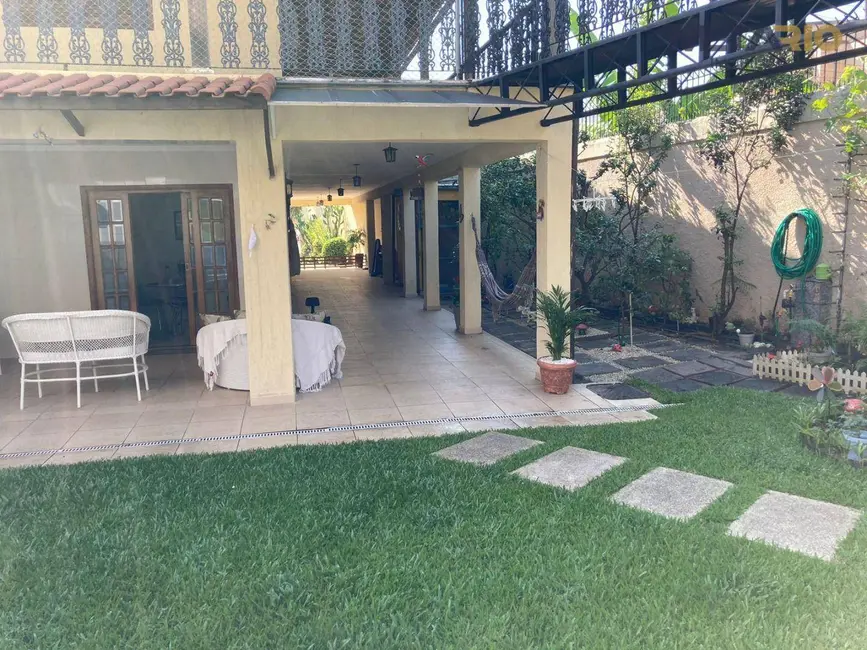 Casa com 4 quartos à venda, 600m2 em Vila Valqueire, Rio De Janeiro - RJ - imagem 8 Foto 8 de Casa com 4 quartos à venda, 600m2 em Vila Valqueire, Rio De Janeiro - RJ