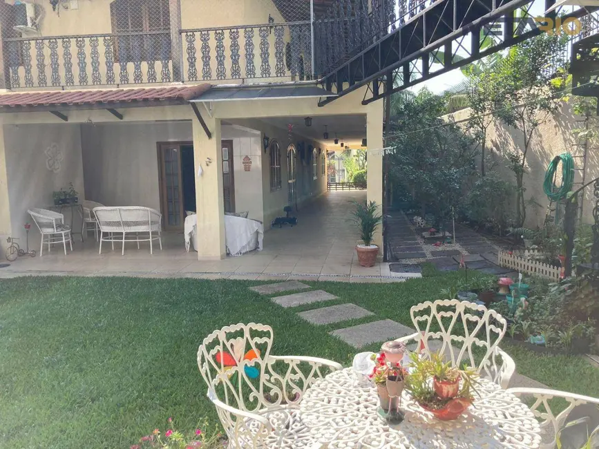 Casa com 4 quartos à venda, 600m2 em Vila Valqueire, Rio De Janeiro - RJ - imagem 4 Foto 4 de Casa com 4 quartos à venda, 600m2 em Vila Valqueire, Rio De Janeiro - RJ