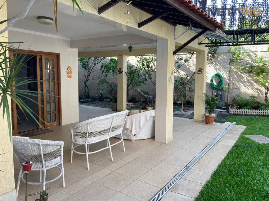 Foto 2 de Casa com 4 quartos à venda, 600m2 em Vila Valqueire, Rio De Janeiro - RJ