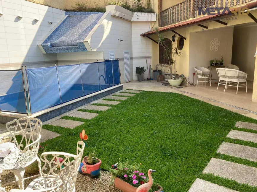Casa com 4 quartos à venda, 600m2 em Vila Valqueire, Rio De Janeiro - RJ - imagem 3 Foto 3 de Casa com 4 quartos à venda, 600m2 em Vila Valqueire, Rio De Janeiro - RJ