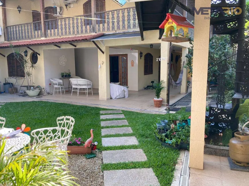 Casa com 4 quartos à venda, 600m2 em Vila Valqueire, Rio De Janeiro - RJ - imagem 5 Foto 5 de Casa com 4 quartos à venda, 600m2 em Vila Valqueire, Rio De Janeiro - RJ