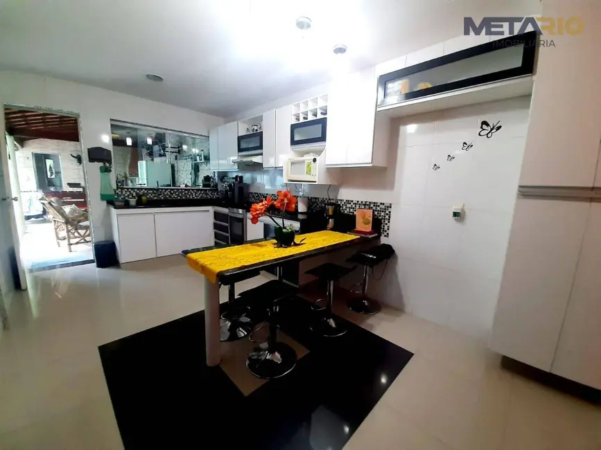 Casa de Condomínio com 4 quartos à venda, 200m2 em Marechal Hermes, Rio De Janeiro - RJ - imagem 6 Foto 6 de Casa de Condomínio com 4 quartos à venda, 200m2 em Marechal Hermes, Rio De Janeiro - RJ