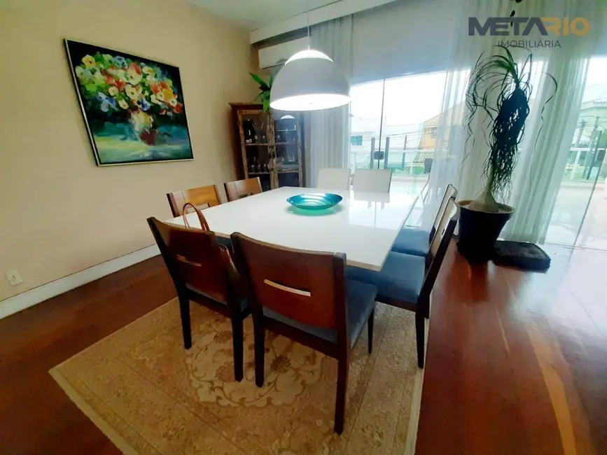 Casa de Condomínio com 4 quartos à venda, 500m2 em Vila Valqueire, Rio De Janeiro - RJ - imagem 3 Foto 3 de Casa de Condomínio com 4 quartos à venda, 500m2 em Vila Valqueire, Rio De Janeiro - RJ