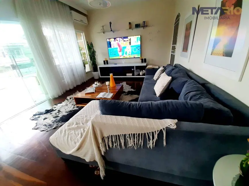 Casa de Condomínio com 4 quartos à venda, 500m2 em Vila Valqueire, Rio De Janeiro - RJ - imagem 2 Foto 2 de Casa de Condomínio com 4 quartos à venda, 500m2 em Vila Valqueire, Rio De Janeiro - RJ