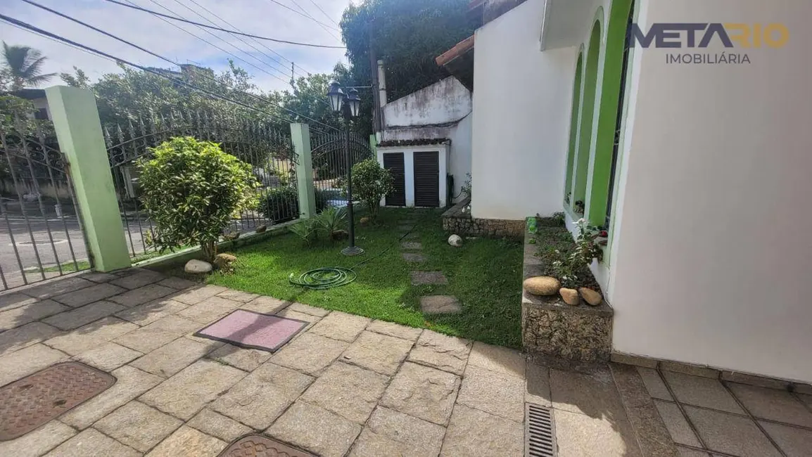 Casa de Condomínio com 3 quartos à venda, 250m2 em Vila Valqueire, Rio De Janeiro - RJ - imagem 3 Foto 3 de Casa de Condomínio com 3 quartos à venda, 250m2 em Vila Valqueire, Rio De Janeiro - RJ