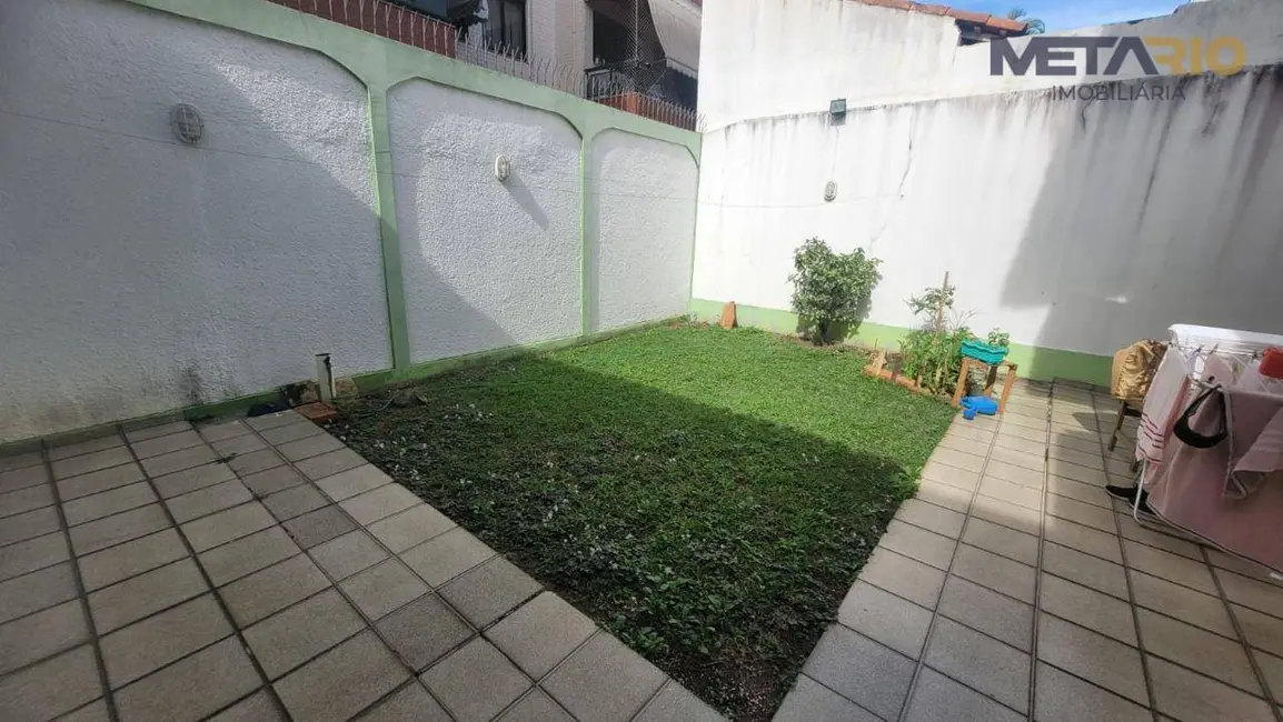 Casa de Condomínio com 3 quartos à venda, 250m2 em Vila Valqueire, Rio De Janeiro - RJ - imagem 8 Foto 8 de Casa de Condomínio com 3 quartos à venda, 250m2 em Vila Valqueire, Rio De Janeiro - RJ