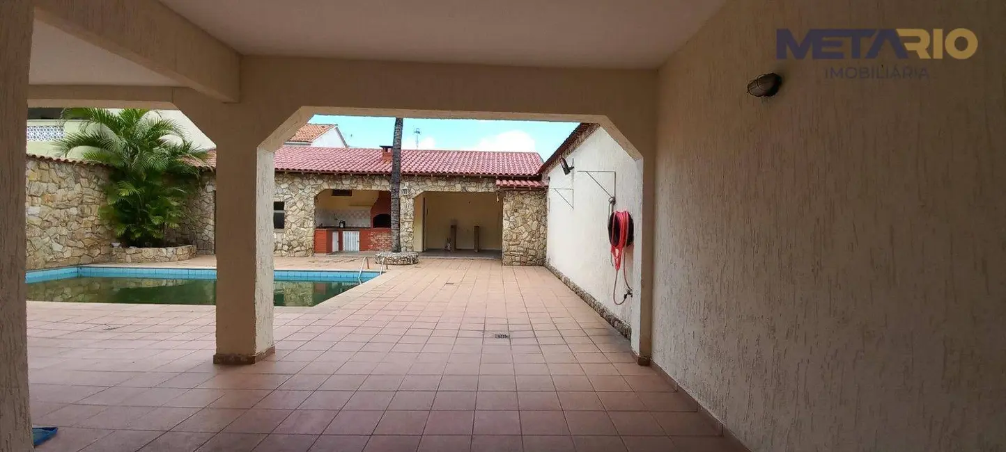 Casa com 4 quartos à venda, 369m2 em Vila Valqueire, Rio De Janeiro - RJ - imagem 9 Foto 9 de Casa com 4 quartos à venda, 369m2 em Vila Valqueire, Rio De Janeiro - RJ