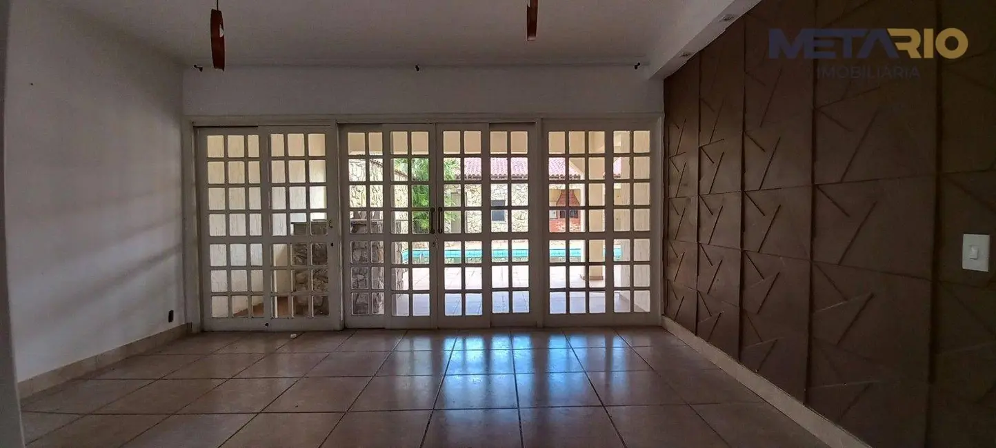Casa com 4 quartos à venda, 369m2 em Vila Valqueire, Rio De Janeiro - RJ - imagem 6 Foto 6 de Casa com 4 quartos à venda, 369m2 em Vila Valqueire, Rio De Janeiro - RJ