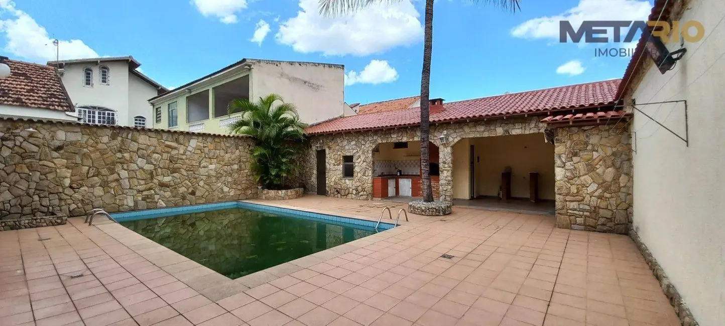 Foto 2 de Casa com 4 quartos à venda, 369m2 em Vila Valqueire, Rio De Janeiro - RJ