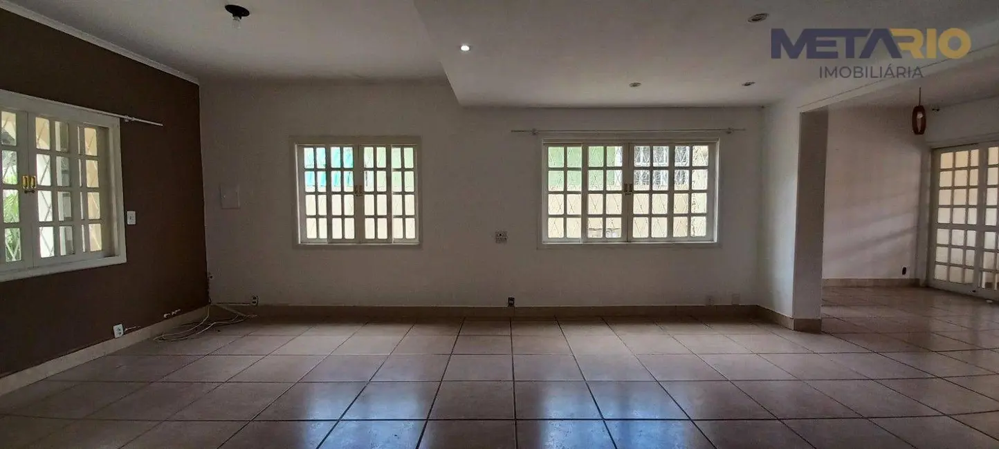 Casa com 4 quartos à venda, 369m2 em Vila Valqueire, Rio De Janeiro - RJ - imagem 7 Foto 7 de Casa com 4 quartos à venda, 369m2 em Vila Valqueire, Rio De Janeiro - RJ