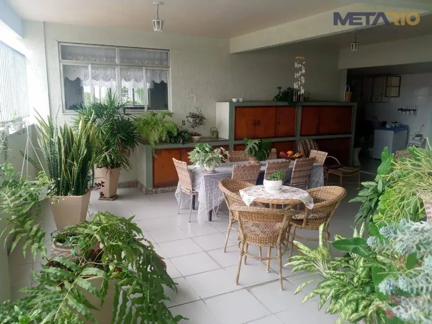 Casa com 3 quartos à venda, 450m2 em Vila Valqueire, Rio De Janeiro - RJ - imagem 3 Foto 3 de Casa com 3 quartos à venda, 450m2 em Vila Valqueire, Rio De Janeiro - RJ